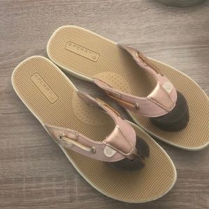 New Sperry Adriatic Flip Flops in Rose Gold